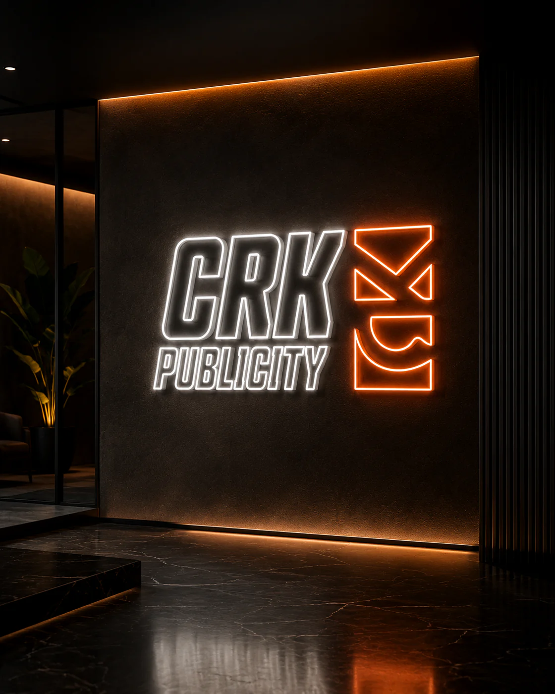 Aviso luminoso personalizado con el logotipo de CRK Publicity